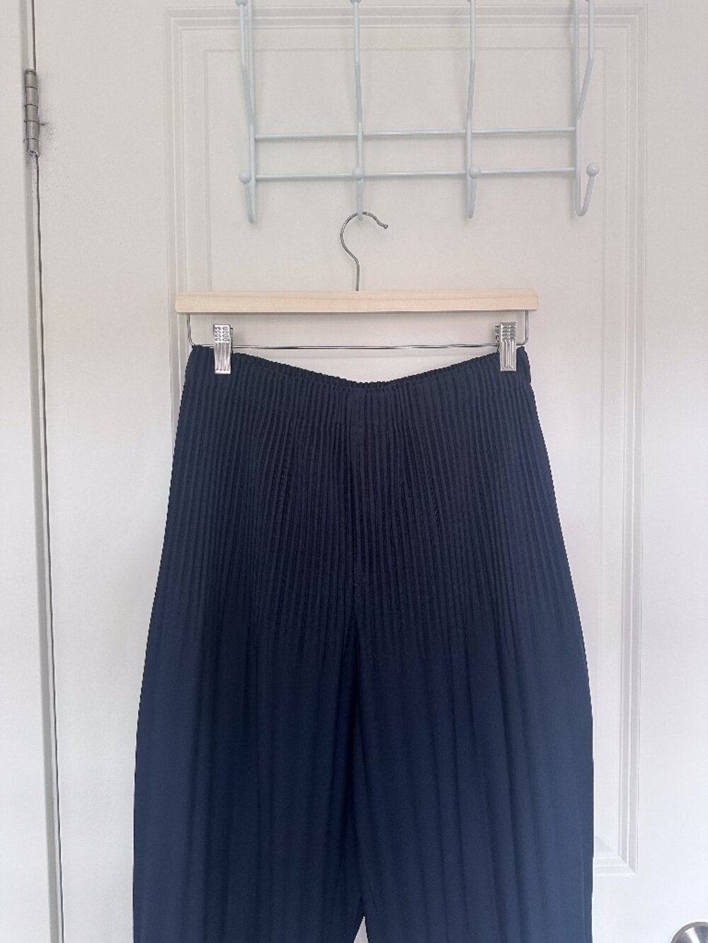 HOMME PLISSÉ ISSEY MIYAKE Pleated Tapered Trousers in Navy | Size:1 - Picture 6 of 11